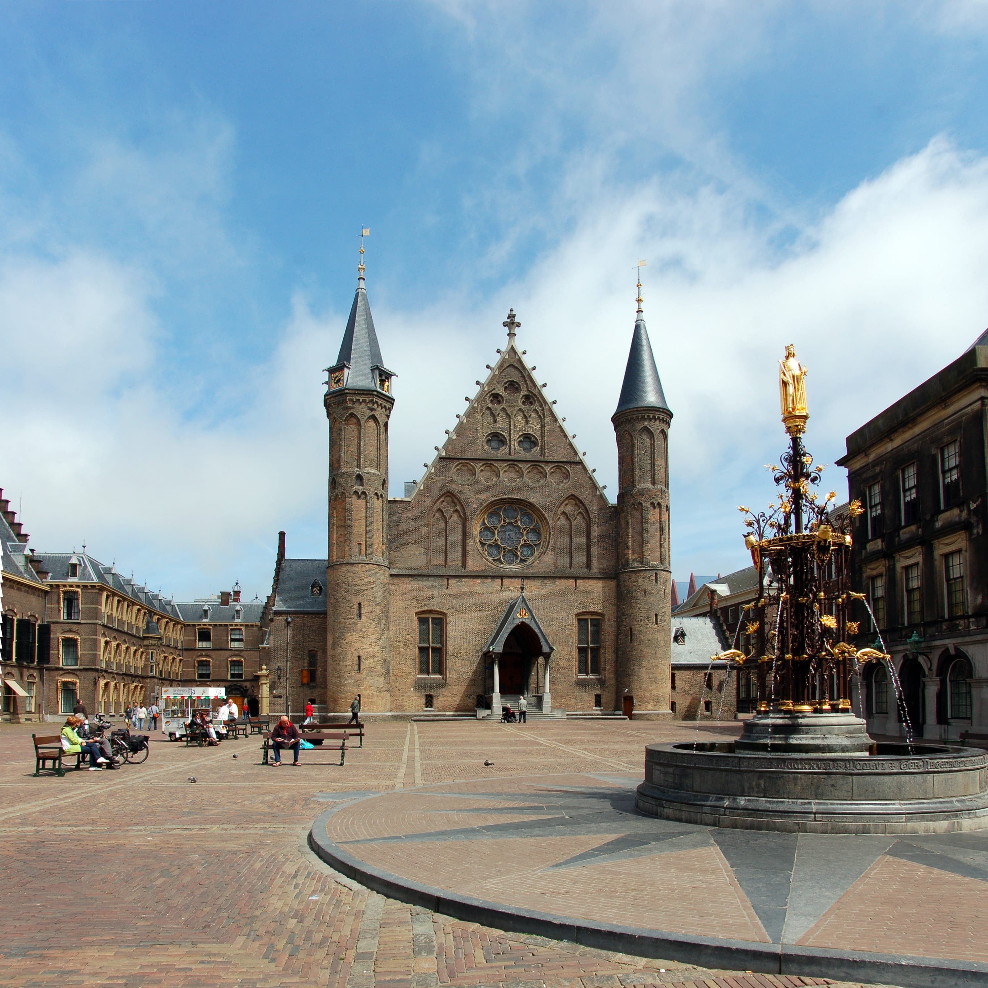 The Hague - Royal museums, beach trams and political grandeur